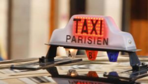 Prendere il taxi a Parigi